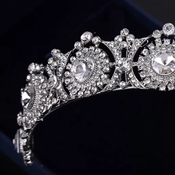 NWT Beautiful formal crown for wed pageant or prom - Picture 6 of 8